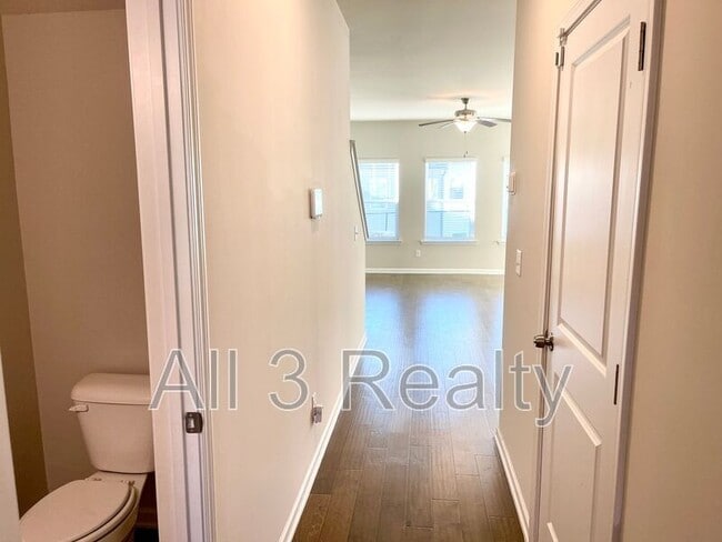 Foto del edificio - 3502 Lakeview Crk