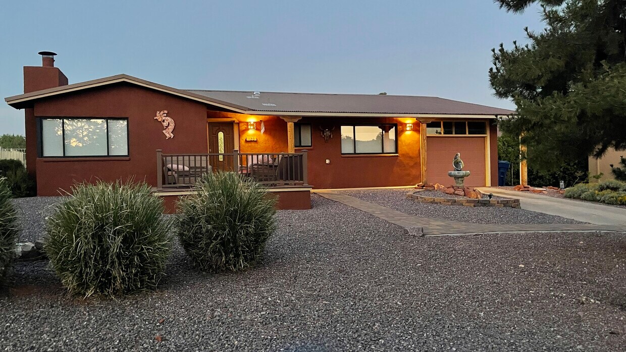 Primary Photo - 120 Cochise Dr