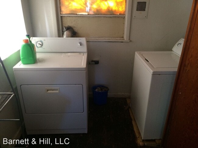 Building Photo - 2 br, 1 bath House - 841 EN 13th st
