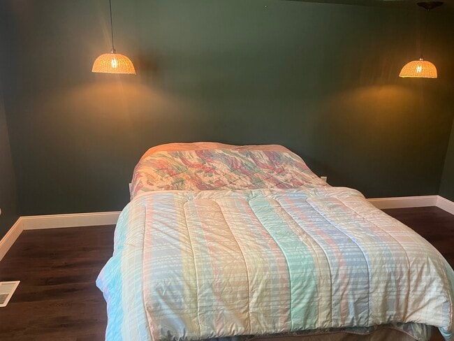 Bedroom 1 - 935 Kirts Blvd