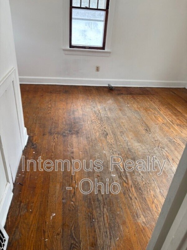 Foto del edificio - 633 Cassius Ave