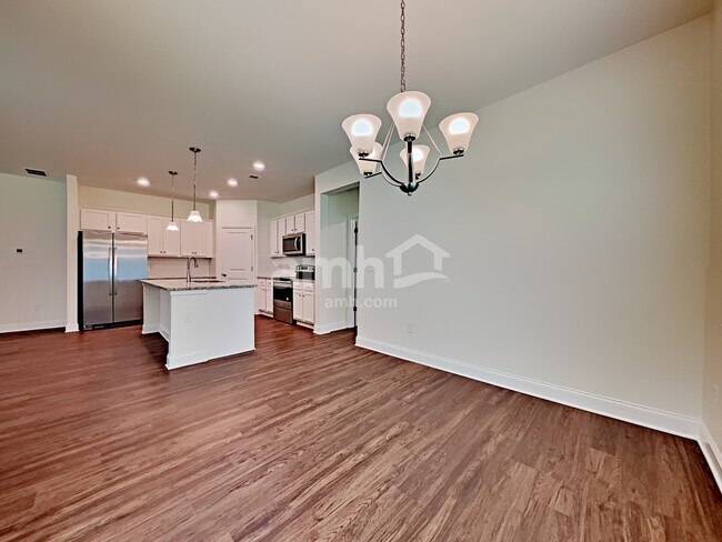 Foto del edificio - 245 Lake Vista Dr