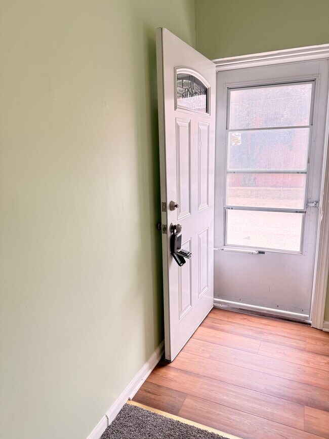 Foto del edificio - 5220 Holmes St