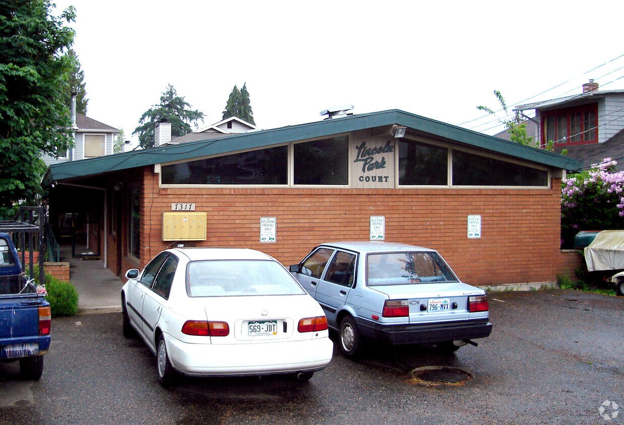 Primary Photo - 7317 Bainbridge Pl SW