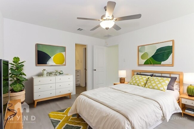 Building Photo - 2732 Ctr Crk Ln