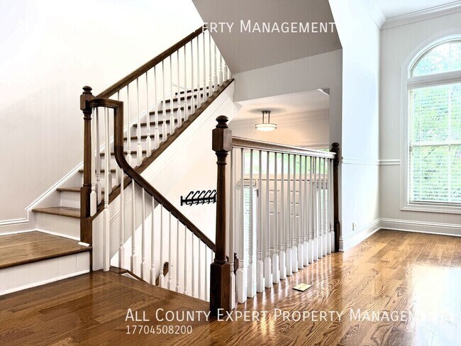 Foto del edificio - 4858 Lamoyne Ln
