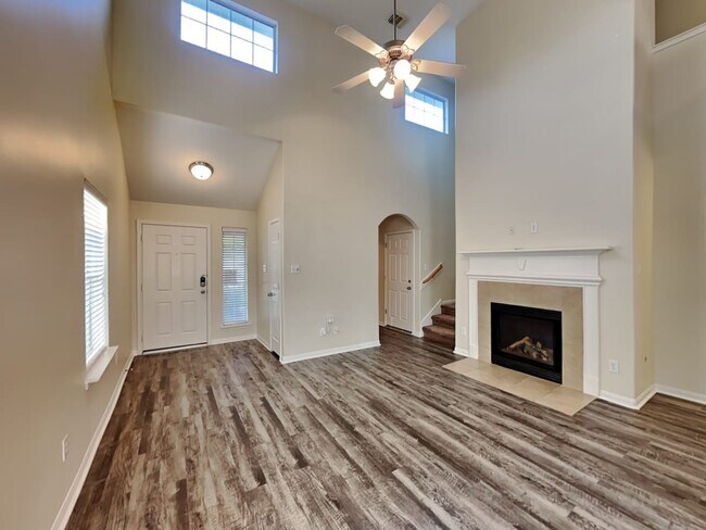 Building Photo - 21627 Donata Cir