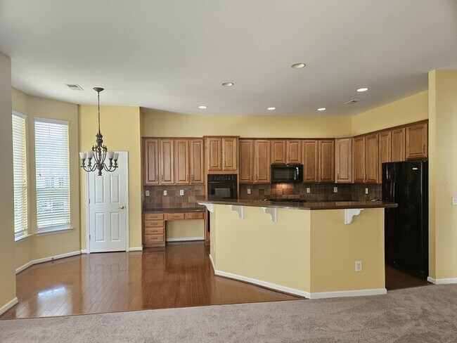 Foto del edificio - 849 Platinum Dr