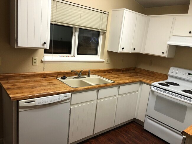 Building Photo - 4075 Ramsey Cir