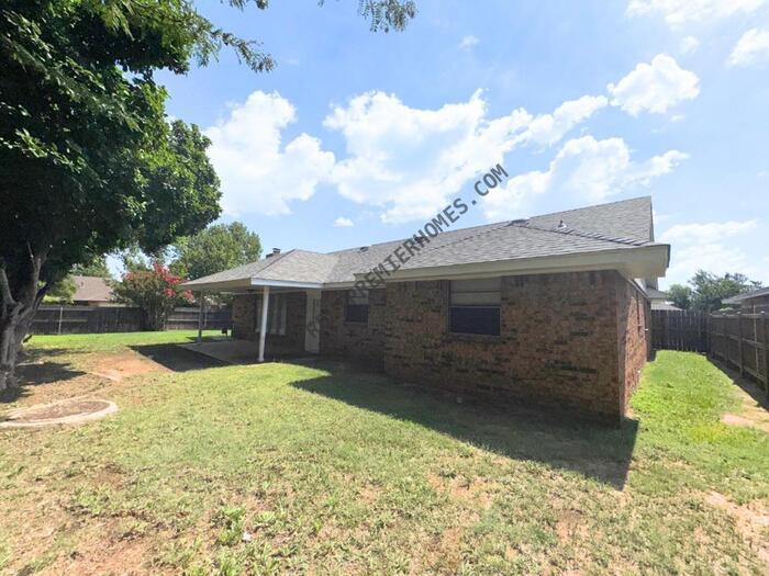 Photo - 11629 Kings Circle Oklahoma City OK 73162