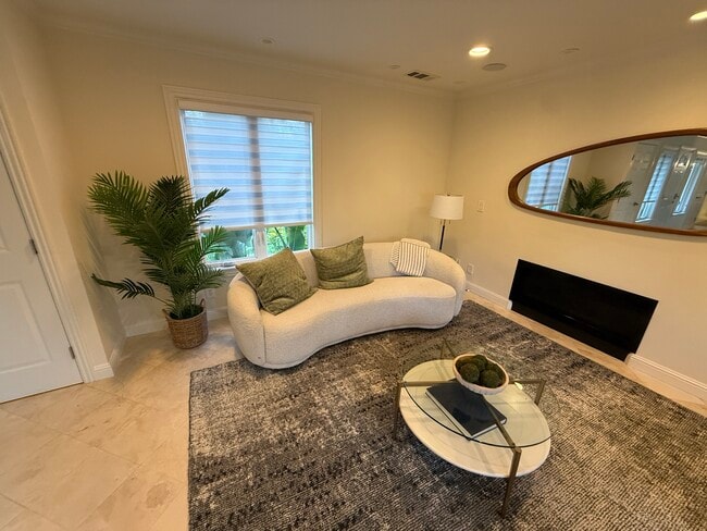 Living room - 707 Matadero Ave