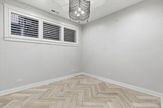 Foto del edificio - 850 W Lill Ave