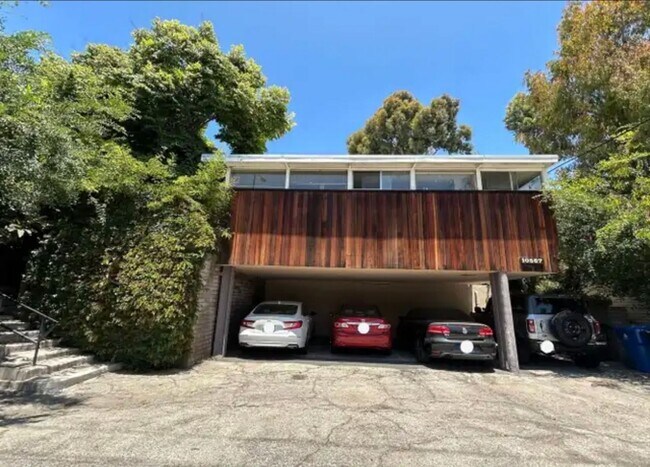 Foto del edificio - 10567 National Blvd. Apts.