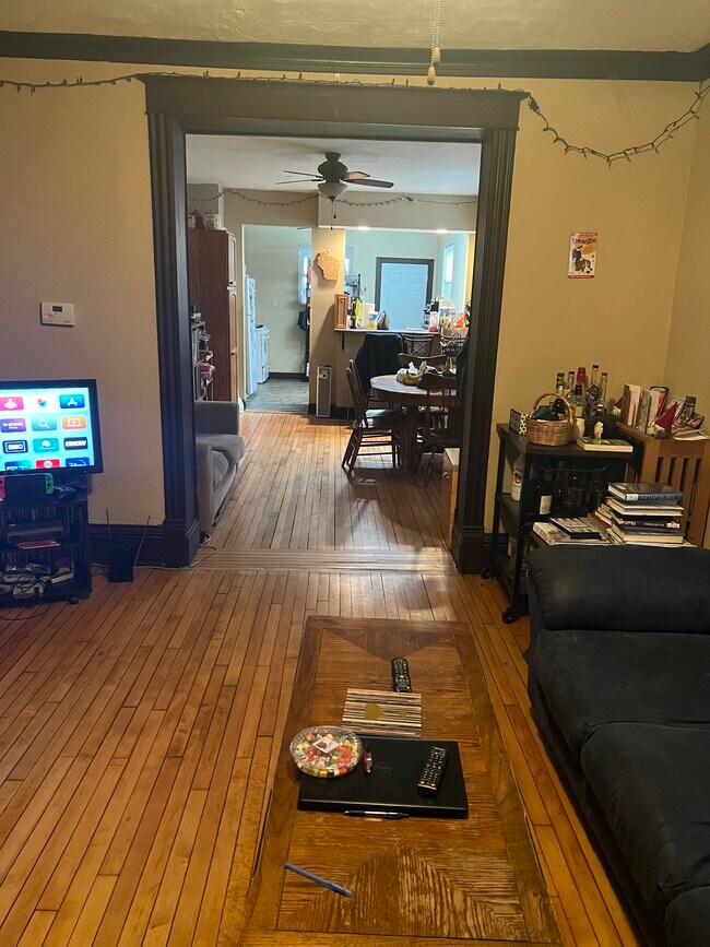 118 S Blair St Unit 1, Madison, WI 53703 118 S Blair St Madison, WI