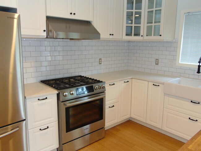 Foto del edificio - Stunning 3BR 1.75 BA Sammamish Home.  Rece...