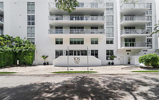 Building Photo - 720 NE 62nd St
