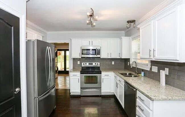 Foto del edificio - 1001 Lunsford Pl