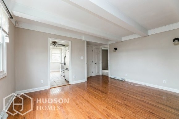 Building Photo - 33 Lakewood Rd