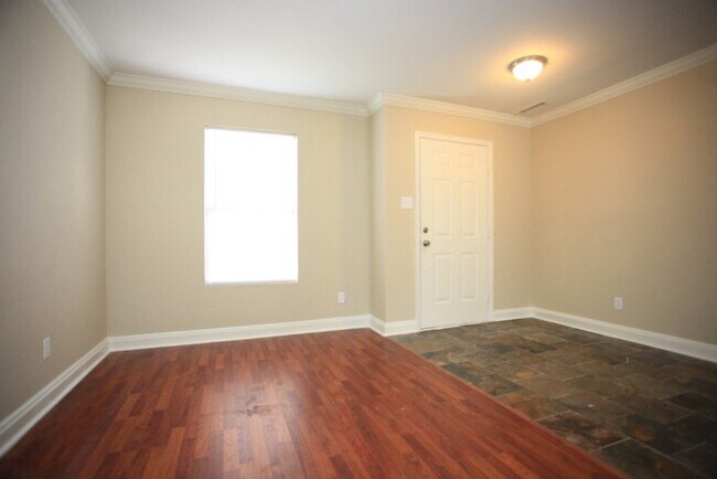 Building Photo - 3272 Pikes Peak Dr