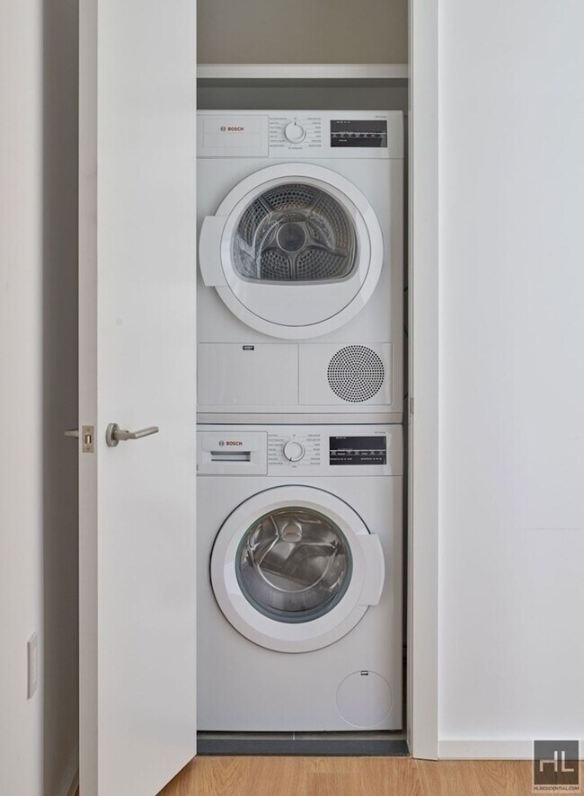 Foto del edificio - 5 S 5th St