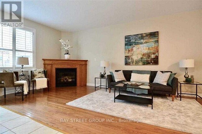 Building Photo - 5329 Applegarth Dr