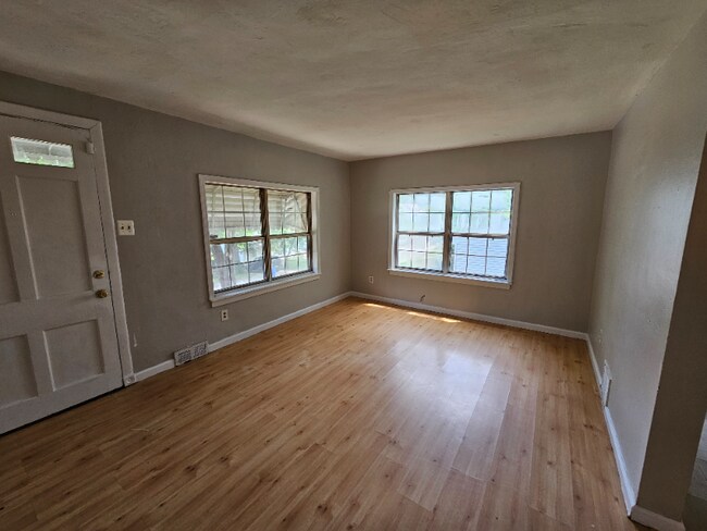 Foto del edificio - 511 Coppinger Dr