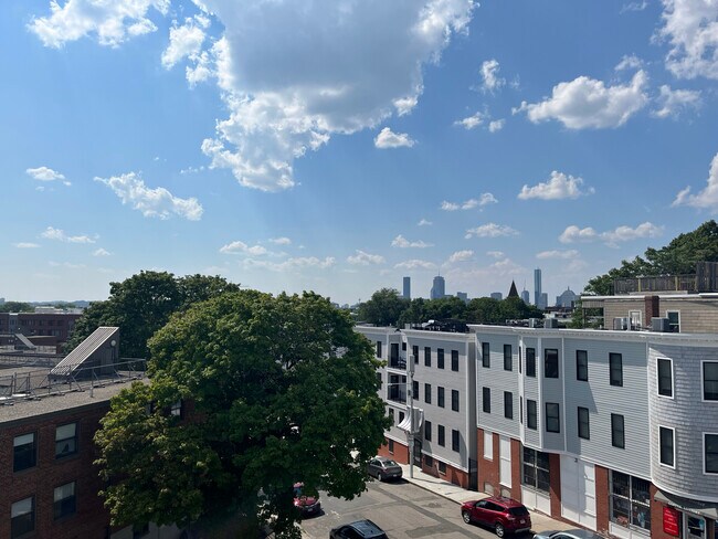 Building Photo - 112 Old Harbor St