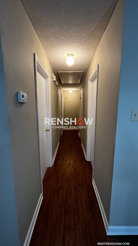 Foto del edificio - 2230 Curbertson St