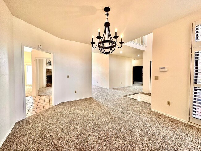 Building Photo - Spacious 4 Bed in Deer Creek