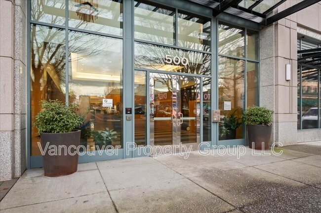 Foto del edificio - 500 Broadway St