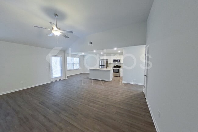 Building Photo - 132 Western Red Cedar Dr