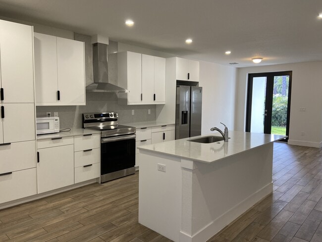 Building Photo - 401 Bella Sol Way