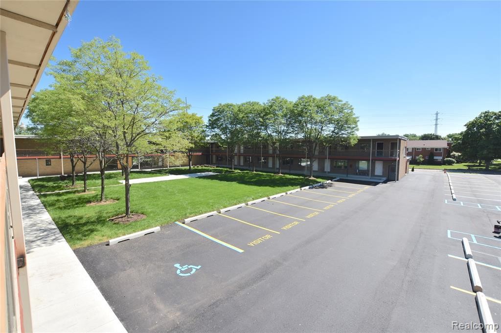 Primary Photo - 2325 W 13 Mile Rd