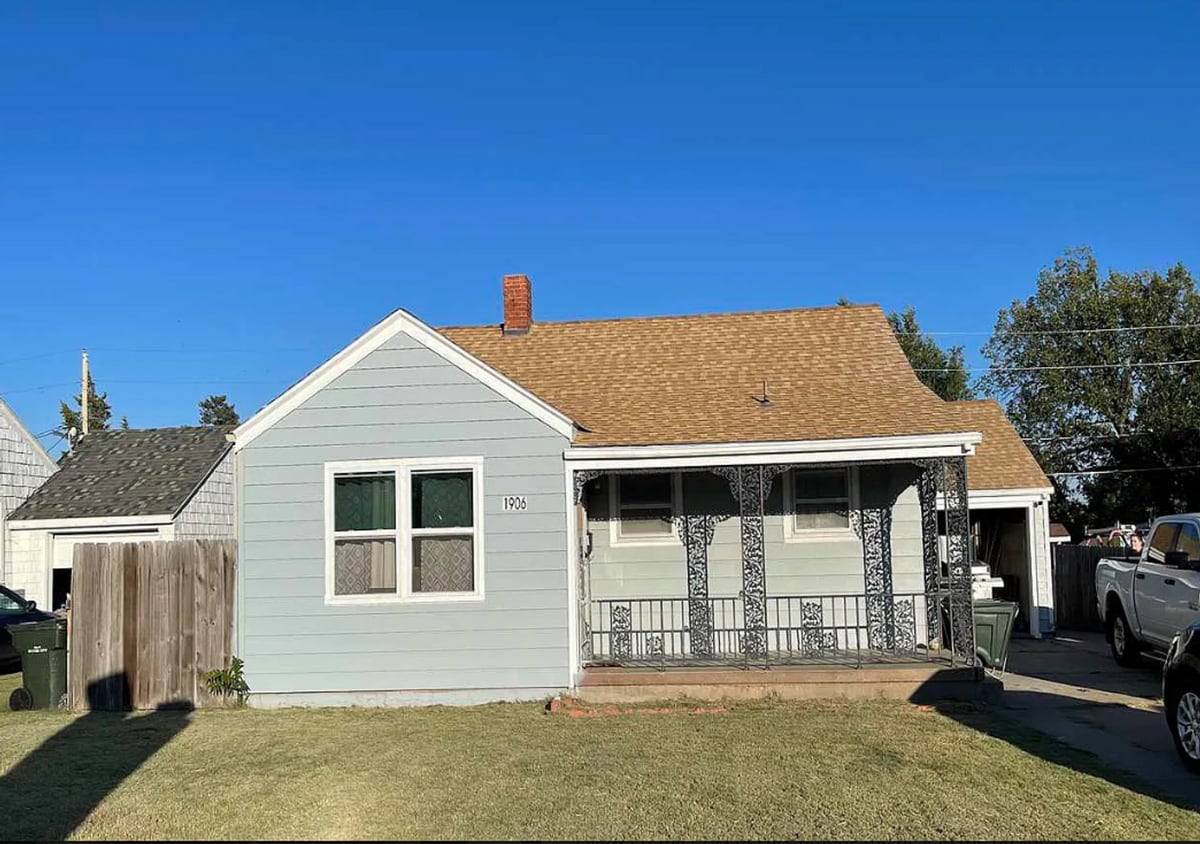 Primary Photo - Spacious House Centrally Located