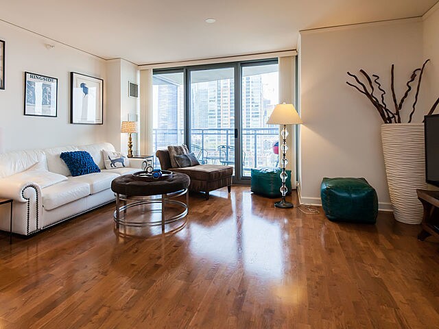 Foto del edificio - 450 E Waterside Dr