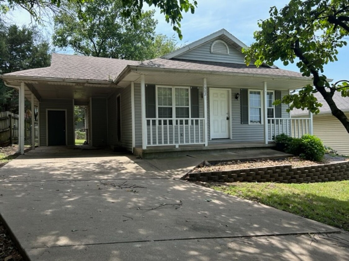 Foto principal - Cozy 3 BEDROOM 2 BATH FOR RENT IN JOPLIN-$...