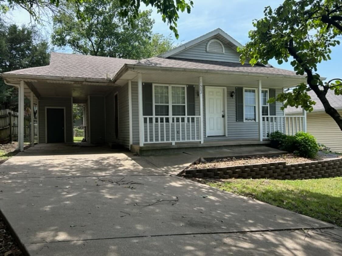 Primary Photo - Cozy 3 BEDROOM 2 BATH FOR RENT IN JOPLIN-$...