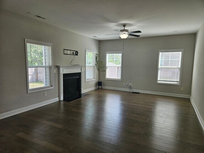 Foto del edificio - New Listing