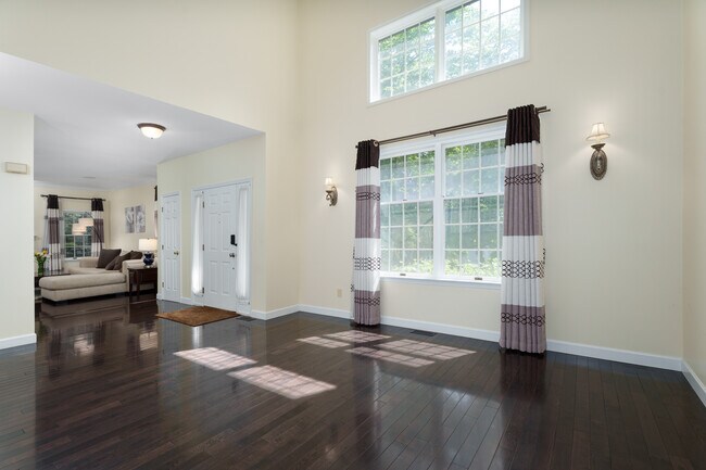 Building Photo - 22 Stonewall Cir