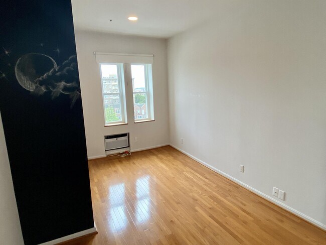 Foto del edificio - 1415 Chapin St NW