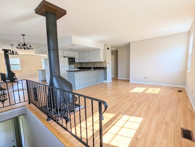 Building Photo - 2133 N Ginger Creek Cir