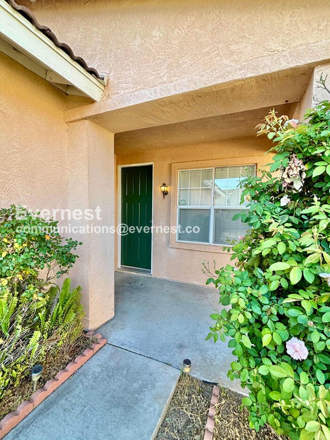 Building Photo - 27620 Parkside Dr