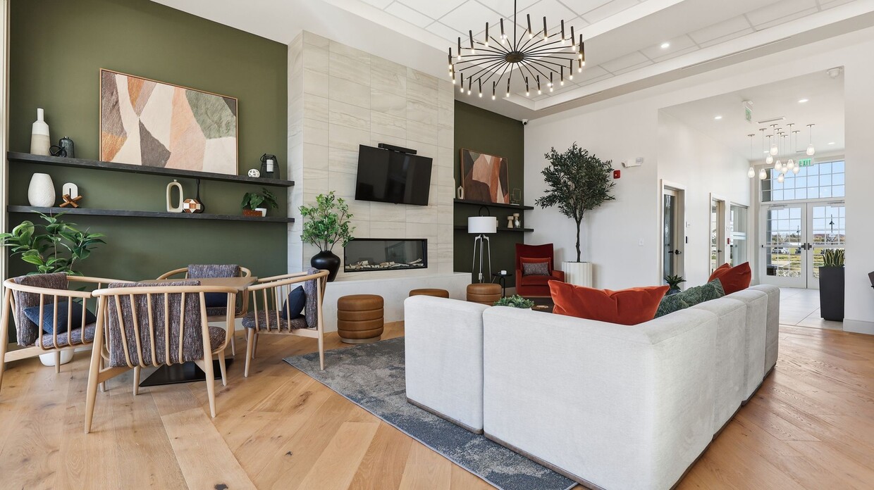 Sala multiusos con TV y chimenea - Susquehanna Trail Apartments-New Construction