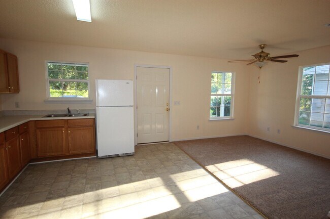 Foto del edificio - 3-bedroom home in Milton near schools feat...