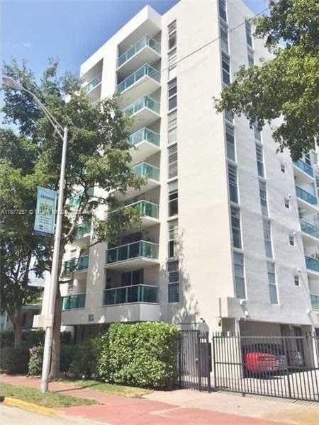 Building Photo - 1035 West Ave