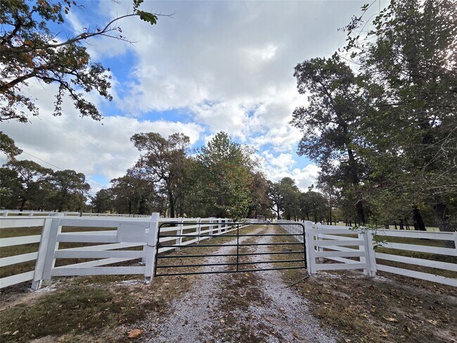 Foto del edificio - 5660 Honea Egypt Rd