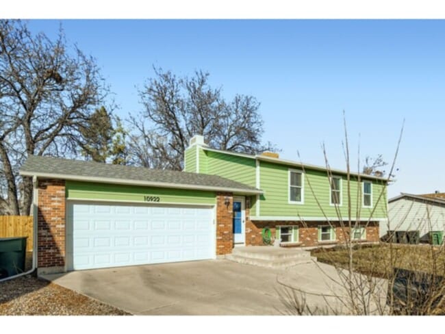 Photo - 10922 Forest Cir House