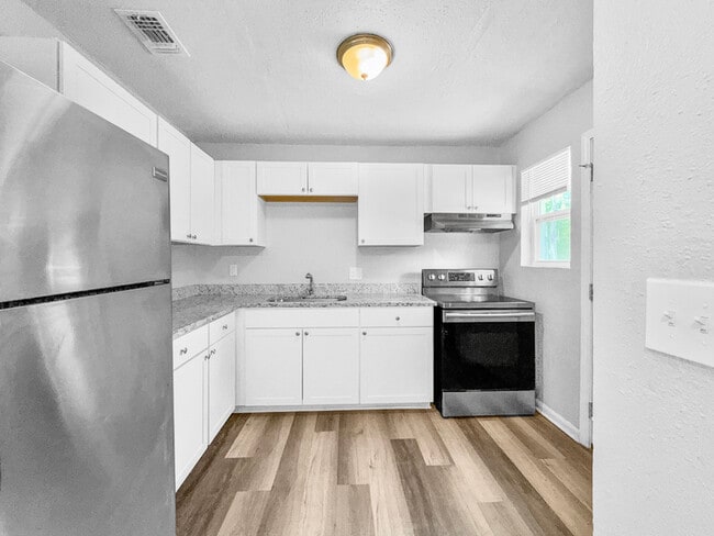 Building Photo - 4823 Donnybrook Ave