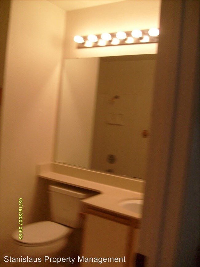 Building Photo - 3 br, 2 bath House - 2128 Ustick Road