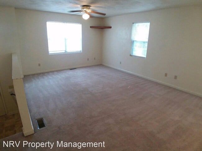 Foto del edificio - 4 br, 2 bath House - 609 Howe Street